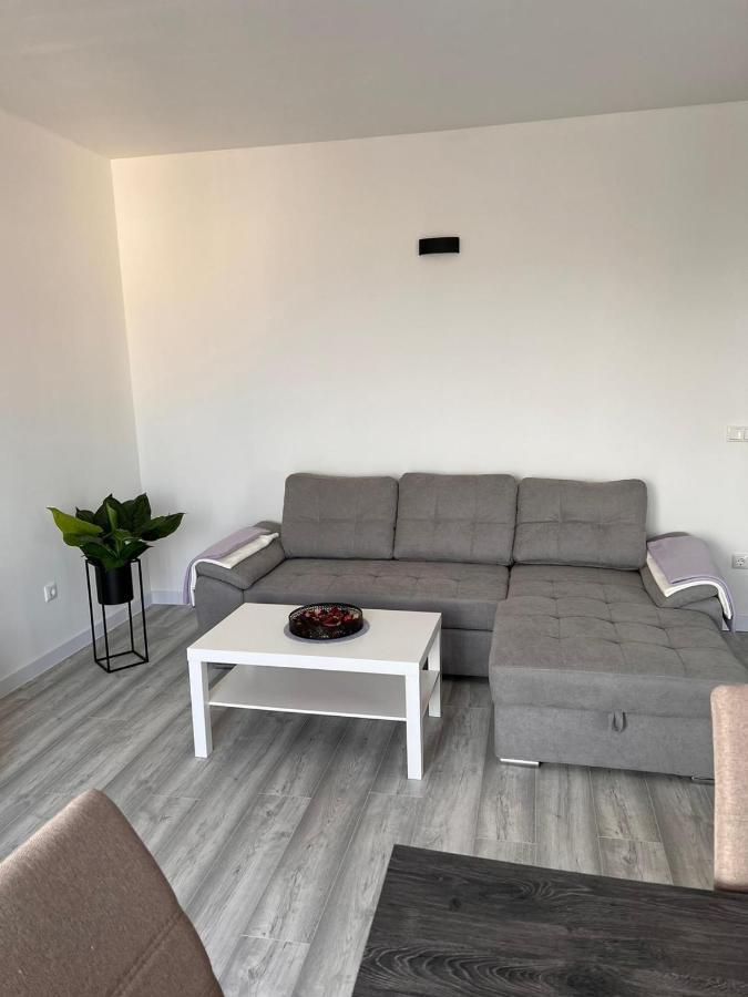 Apartment Lena Baska Voda Bagian luar foto
