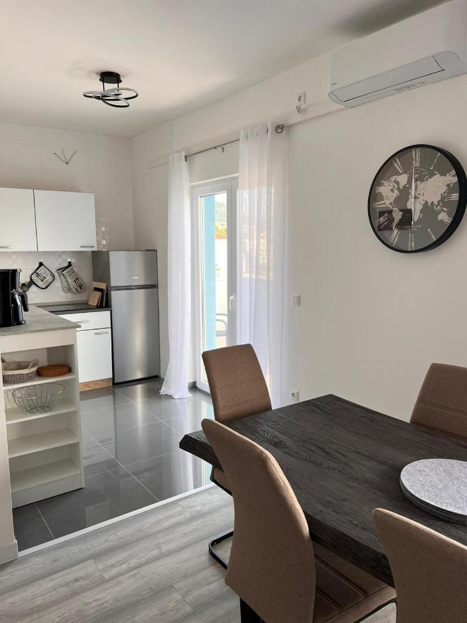 Apartment Lena Baska Voda Bagian luar foto