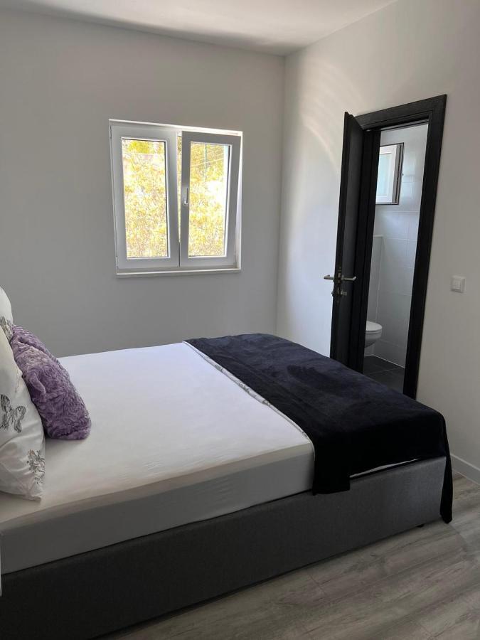 Apartment Lena Baska Voda Bagian luar foto